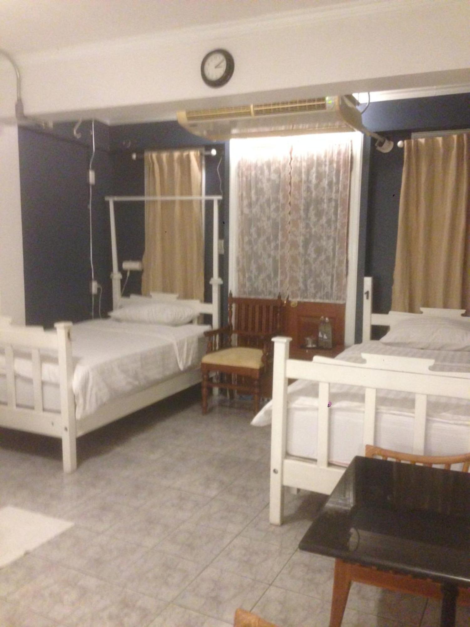 Bed In Town Hostel Chiang Mai Exterior foto